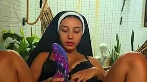 freira's squirting hard with that monster vibrator in her tight pussy 😩💦🔥