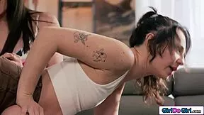 whoa busty stepmom spanks and licks petite stepdaughter's pussy in hot lesbian tribbing 😍👅