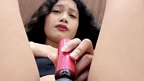 Whoa, this horny petite 18+ babe squirts buckets with her new dildo toy!! 💦🔥
