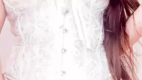 madrastra: quieres ver como me masturbo la concha mojada y culo para ti hijastro puta?