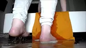 Cute Teen's Asshole Pulses with Orgasm in Bathtub Squirt for Partner.