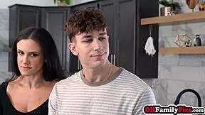 surprise! what's in this halloween box for my horny big natural tits teen stepsis sky wonderland 4some?