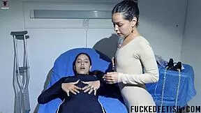 yessica bunny eats helen star's pussy in hot lesbian play