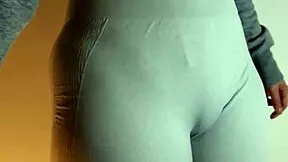 part 1 trying new leggings like a youtuber but i couldn t resist flashing my hairy pussy 😏🍑 leggings tease