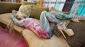 ohh man i ride this big cock with my tattooed dreads bouncin ass to mouth sloppy as hell!!