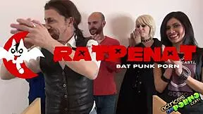 Voyeur captures emo blonde milf's hardcore anal pounding and cumshot making of Jodemos