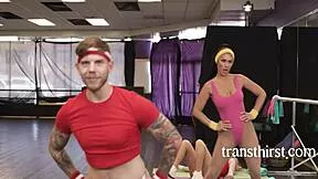Do jumping jacks make tranny racks jizz harder in gym passion?