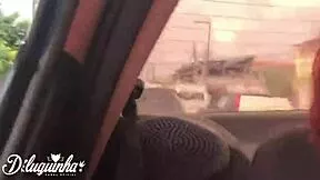 novinha hairy no uber se masturba louca e entrega o cuzinho pro motorista 🍑🚗💦