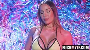 Desiree Dulce Makes You Beg for MILF Pussy