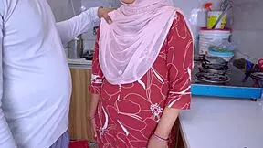 18+ Muslim hijabi stepsis fucked hard by bhaijaan in kitchen! Cum in hairy pussy!!