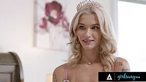 Milf Kylie Le Beau Catches Stepsister Annie King Pounding Stepbae Emma Rosie