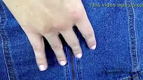 whoa, super hot trainer slurps that huge cock 😍💦