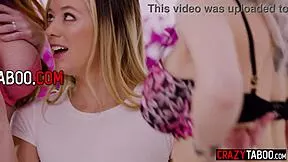 whoa sexy blonde teen nanny river lynn gets milf pussy licked hard 😍👅