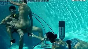 ever wonder how candy and lizzy fuck mike senseless underwater in pool?