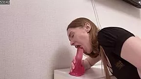 doesn't this redhead's curvy ass shake make you wanna worship it up close?