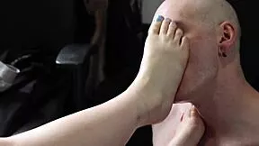 Ellie Shouler makes Hunter Bradley worship her tiny feet in domination play