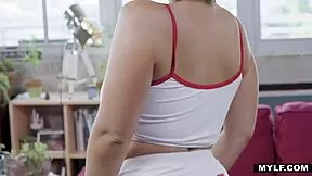 i love cheatin with this sexy latina milf's big tits bouncin an ass shakin in her panties