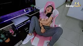 gaming girl soaks leggings squirting hard from wet pussy play