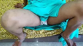 Desi bhabhi screams in pain from first brutal doggy anal