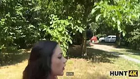 Hunt4k tricks swimsuit teen into park outdoor encounter