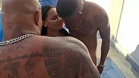 mulata gostosa shower tease... me n friend watch til she calls us for wild dp red