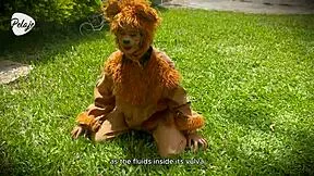 i crave licking her shaved colombian pussy outdoors in wild lesbian scissoring game