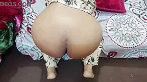 Viral stepsis sneaks into sister-in-law's room for taboo wet pussy play