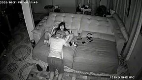 câmera de segurança catches married man licking wife's best friend pussy