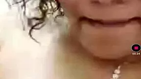 Young hottie with huge boobs hums tune 😍💦