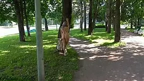 Risky public nudity flashes St Petersburg