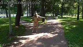 Risky public nudity flashes St Petersburg