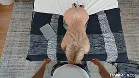 Charming Jessie Ames Flashes Neighbor For Laptop Fix And Deepthroat Reward!