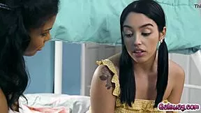 nia takin control kissin vanessa sky showin ropes pleasures