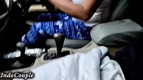 i picked up this hot hijab student wife from jakarta uni and she played with my dick in the car