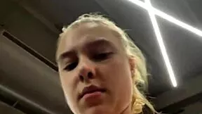 yo stepsis 💦 getting wet n wild with trainer in gym 😏 quickie fuck? 🔥