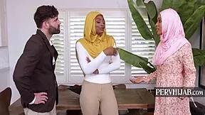 Hijab stepmom pushes stepdaughter to get knocked up by stepdad 😈