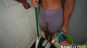 Big Booty Maid Brandylicious Takes Kaby Snow's Huge Dick