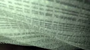 quieres que te meta la verga en tu vagina peluda sin despertar?