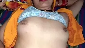 Indian hot girl gets hard kissing boobs sucked then closeup pussy fucked