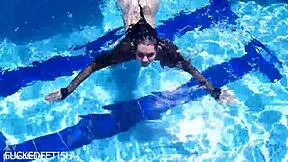 imagine latex jessica bunny submerged teasing her wet pussy underwater