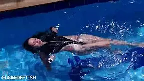 imagine latex jessica bunny submerged teasing her wet pussy underwater