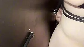 o safado transformou minha boca em buceta na casa de swingers com pauzão deepthroat insano e humilhante... ai que delicia!!