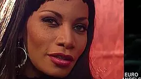 French babes laure sinclair matalana and lisa ann mix ebony blonde big butts in steamy group