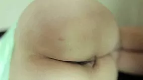Indo Babe Montok Body Gets Wet Fast from Quick Massage Creampie!