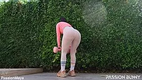 day 3 workout with passionbunny deadlifts in tight leggings showing off tanned legs