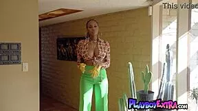 glamorous ebony teen nyla waldorf strips hairy pussy clothes ripped