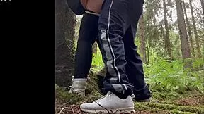 CHUBBY SLUT QUICKIE BLOWJOB ANAL DOGGY IN FOREST