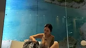 damn this amateur teen got pissed on hard after tight pussy play 😩💦