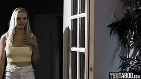i'm busty teen 18+ i convinced curvy milf stepmom n stepdad fer threesome it wuz wild