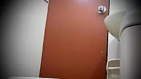 enfermera miranda meando en casa capara escondida con su cuerpo perfecto